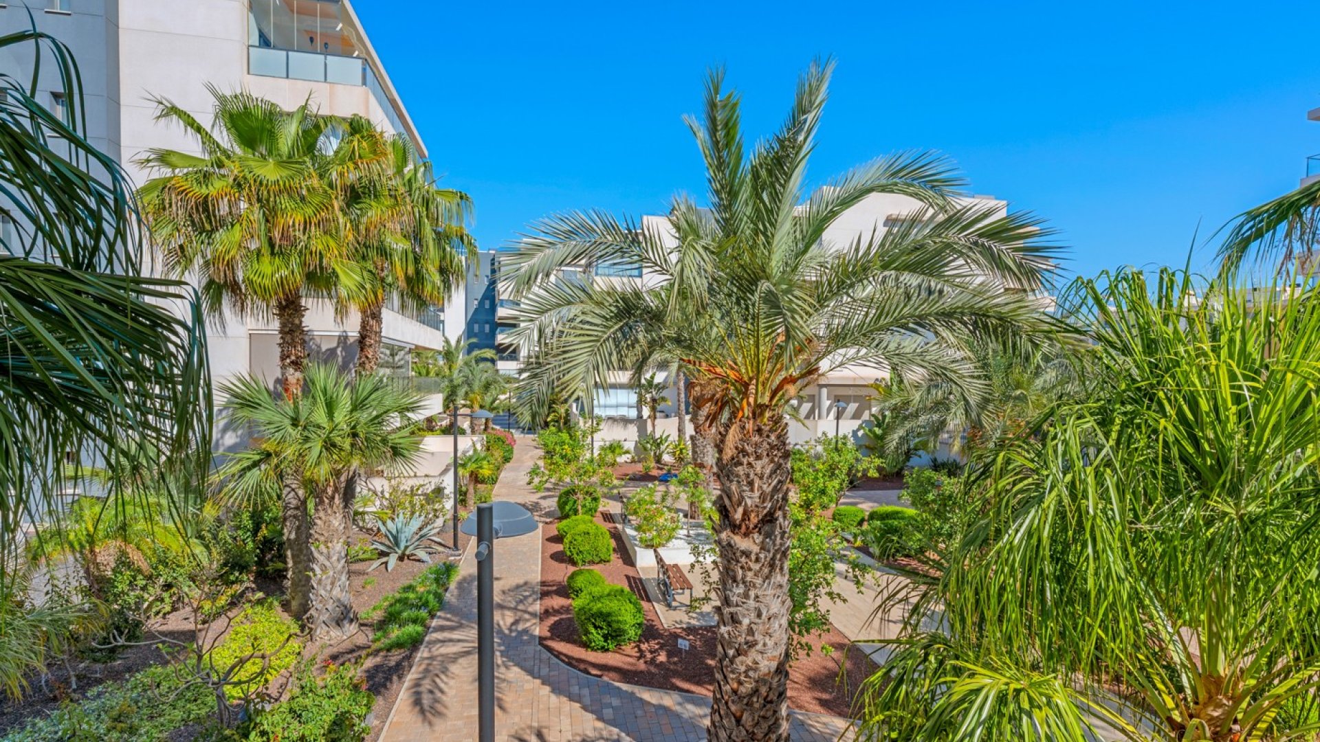 Resale - Apartments -
Orihuela Costa - Los Dolses