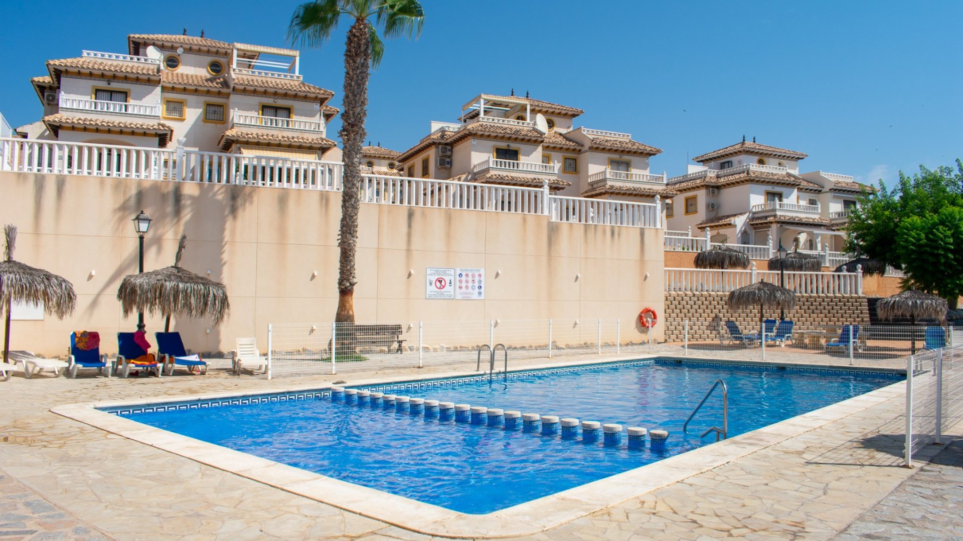 Resale - Apartments -
Orihuela Costa - Los Dolses