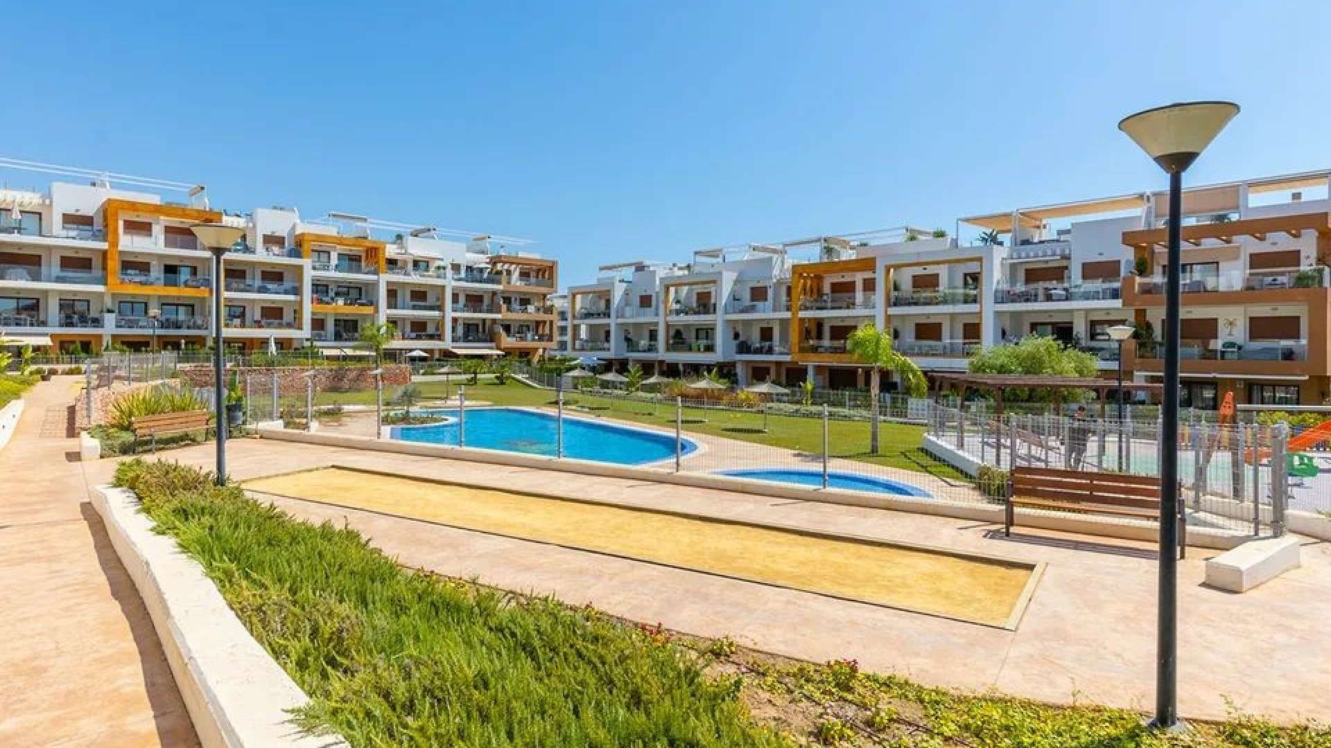 Resale - Apartments -
Orihuela Costa - Los Dolses