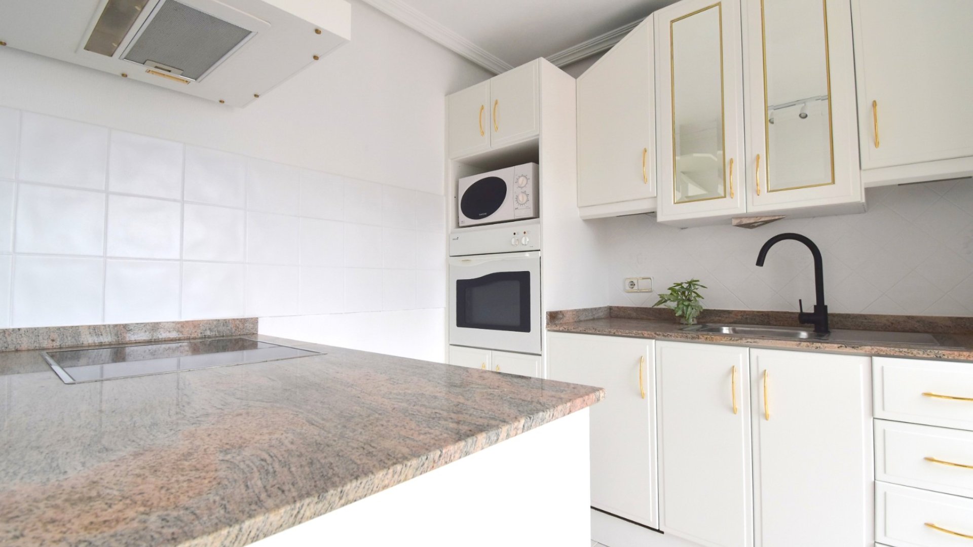 Resale - Apartments -
Orihuela Costa - Playa Flamenca