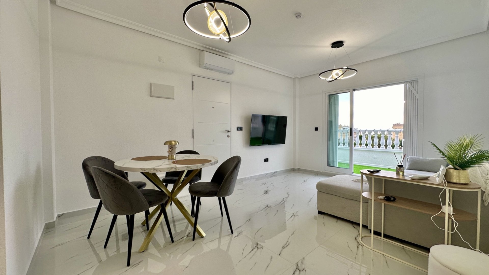 Resale - Apartments -
Orihuela Costa - Playa Flamenca