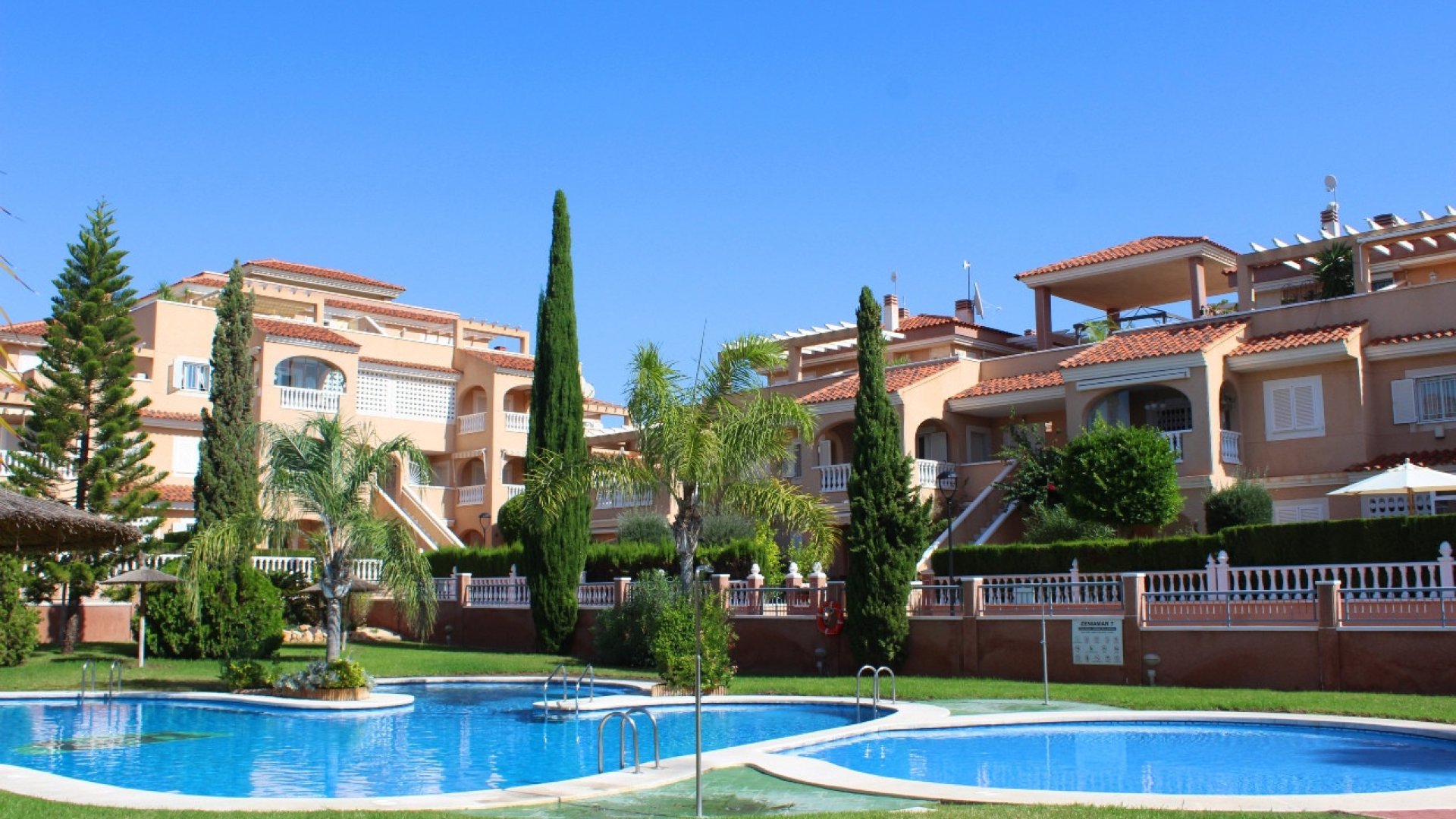 Resale - Apartments -
Orihuela Costa - Playa Flamenca
