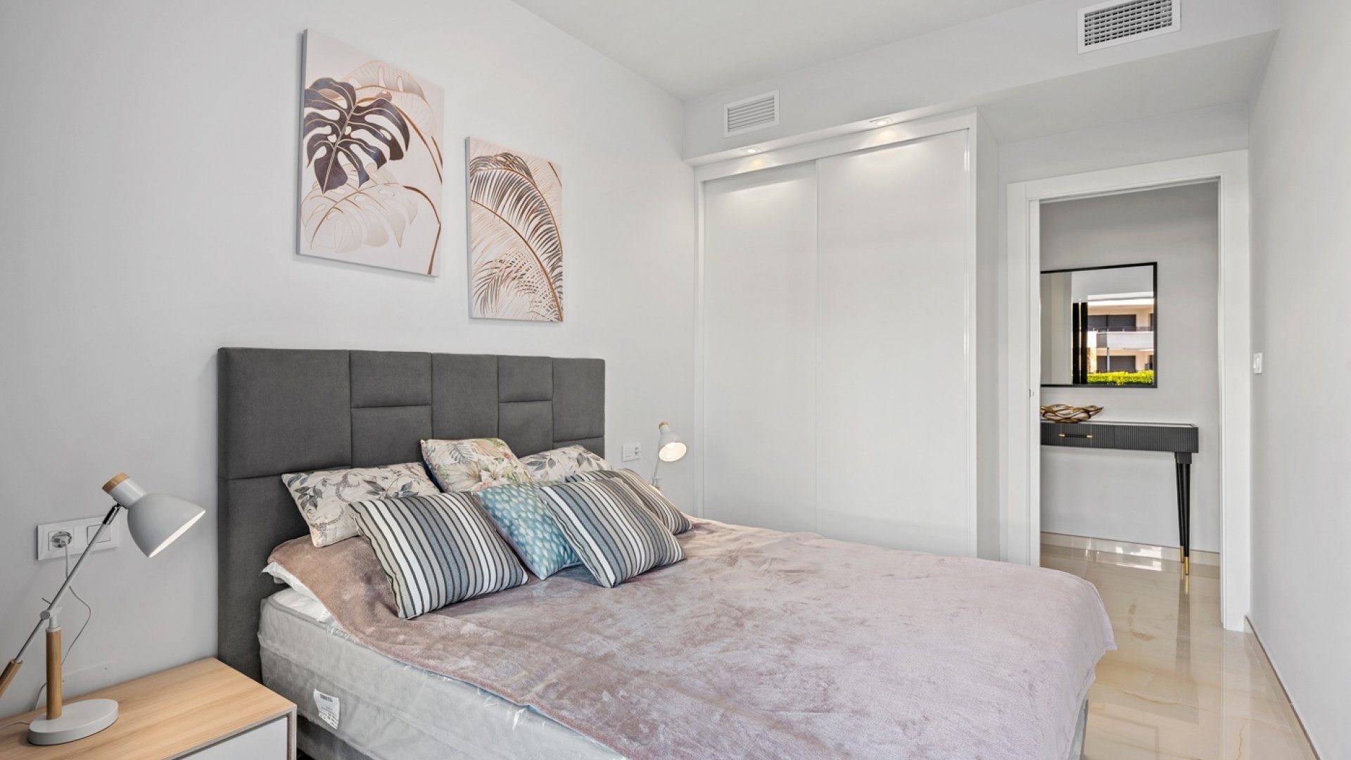 Resale - Apartments -
Orihuela Costa - Playa Flamenca