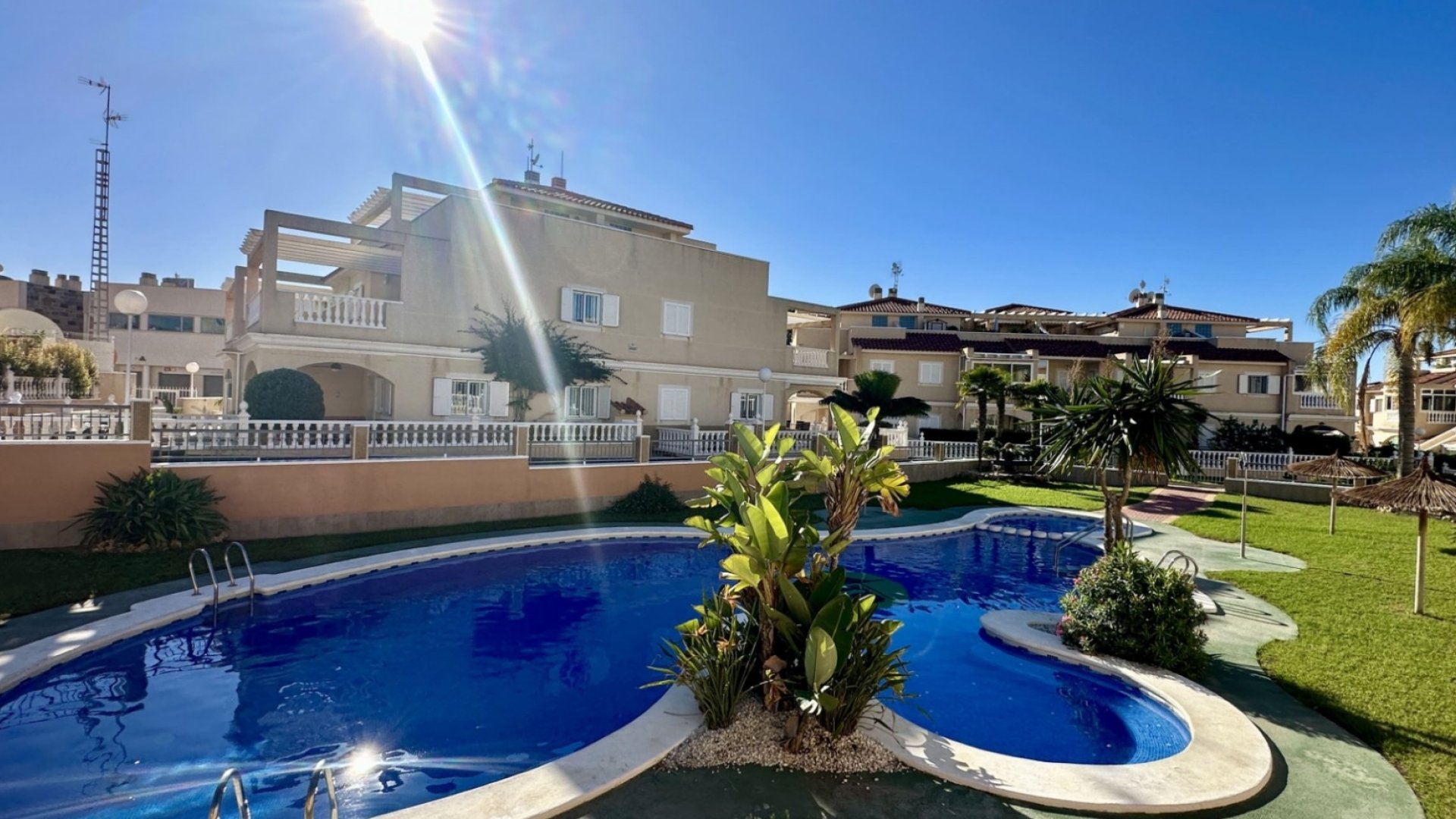 Resale - Apartments -
Orihuela Costa - Playa Flamenca