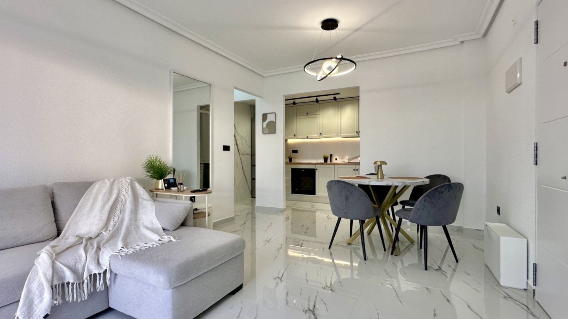 Resale - Apartments -
Orihuela Costa - Playa Flamenca