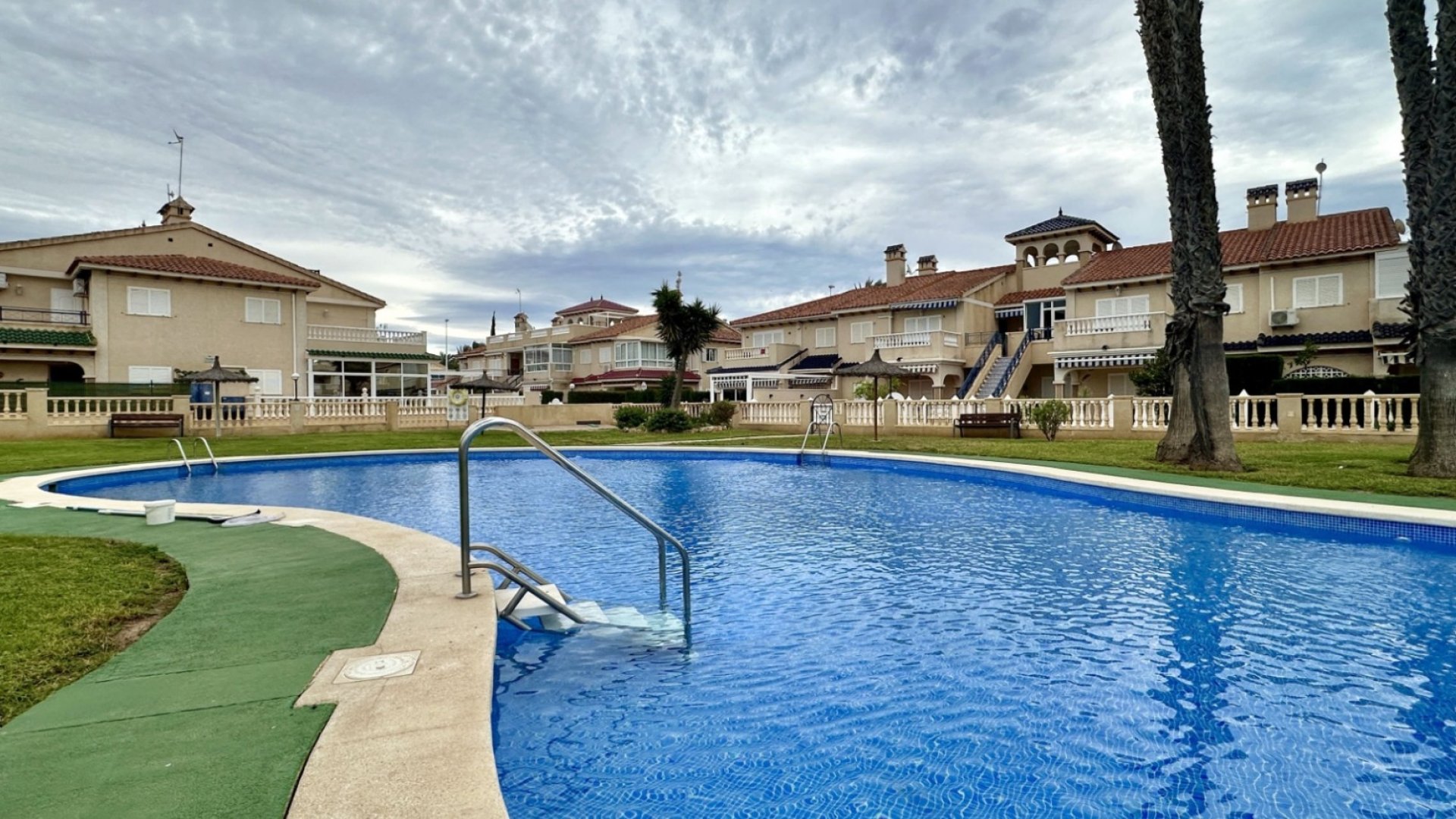 Resale - Apartments -
Orihuela Costa - Playa Flamenca