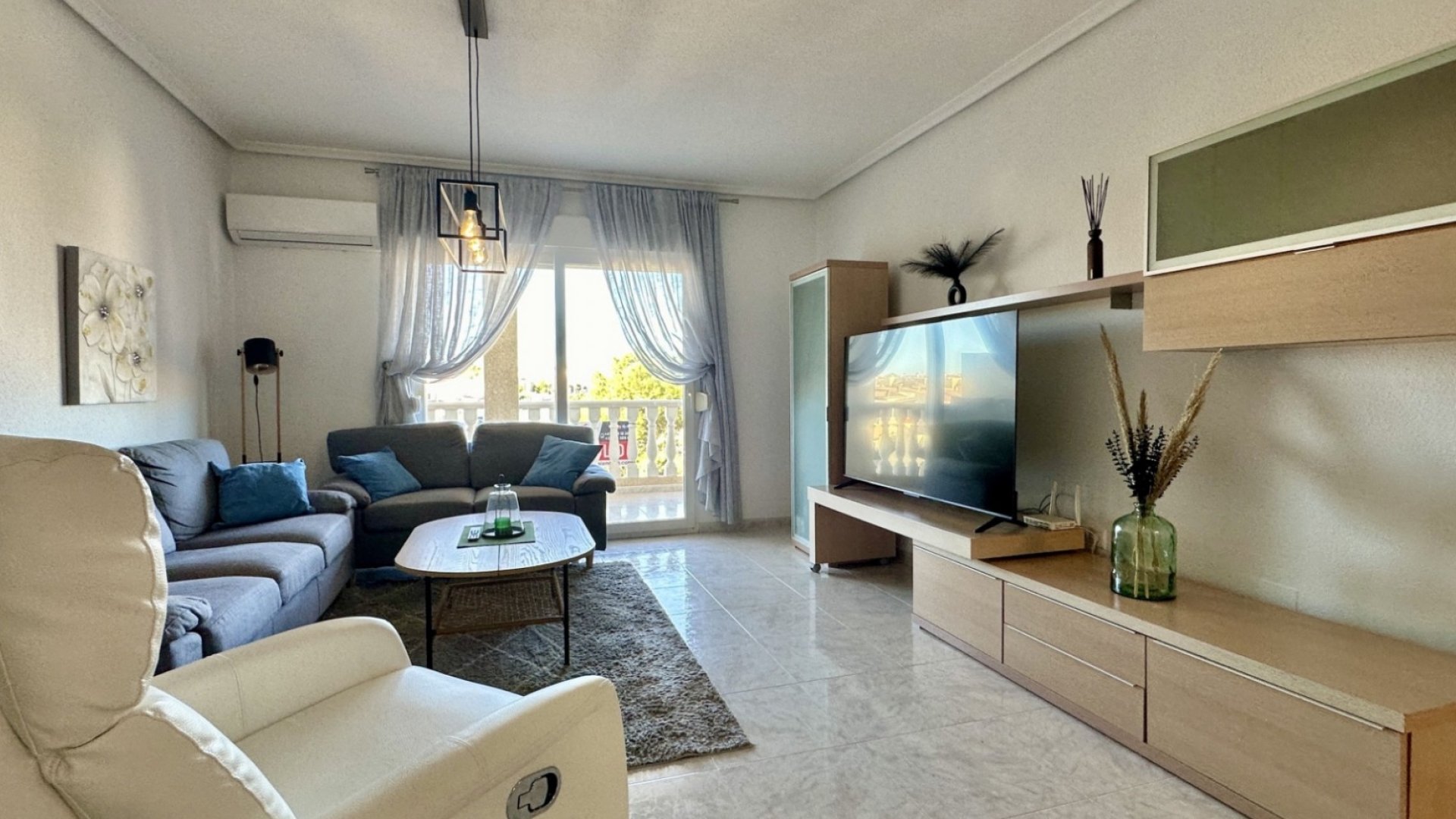 Resale - Apartments -
Orihuela Costa - Playa Flamenca