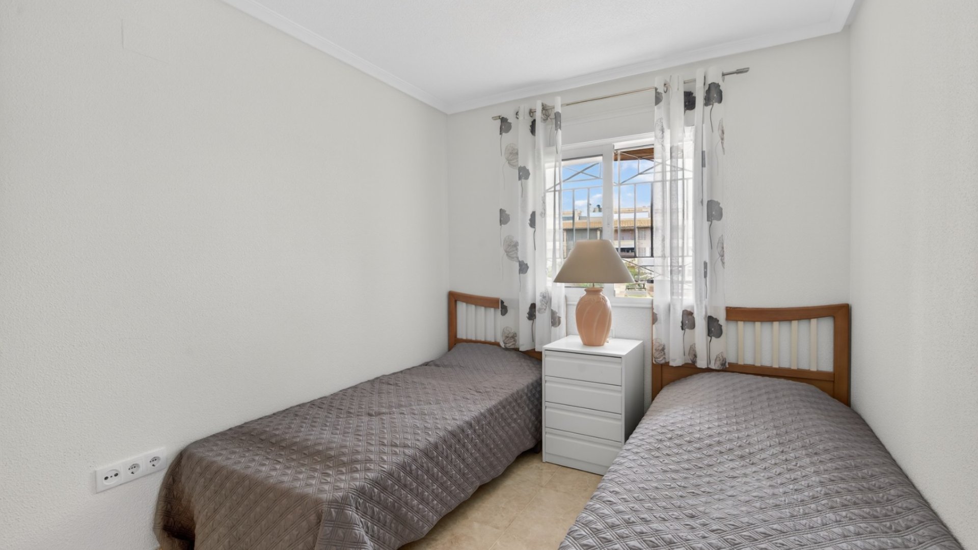 Resale - Apartments -
Orihuela Costa - Playa Flamenca