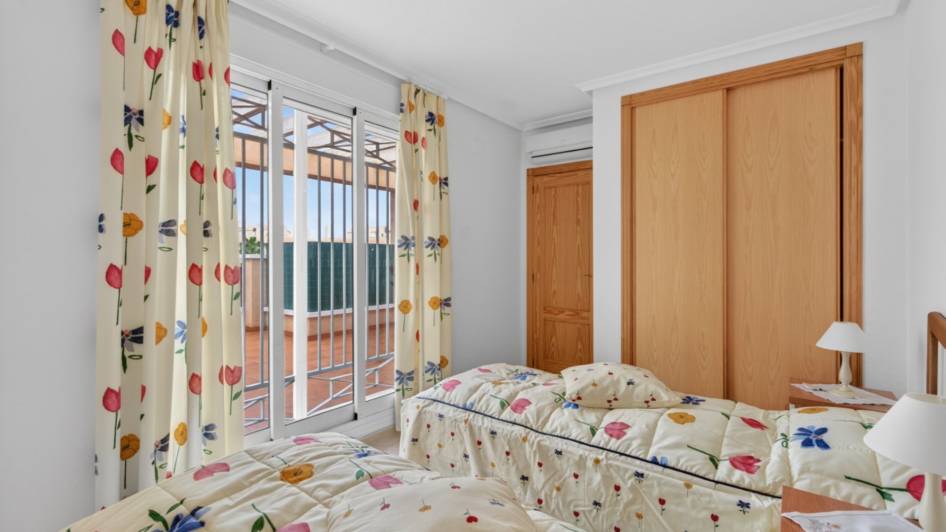 Resale - Apartments -
Orihuela Costa - Playa Flamenca