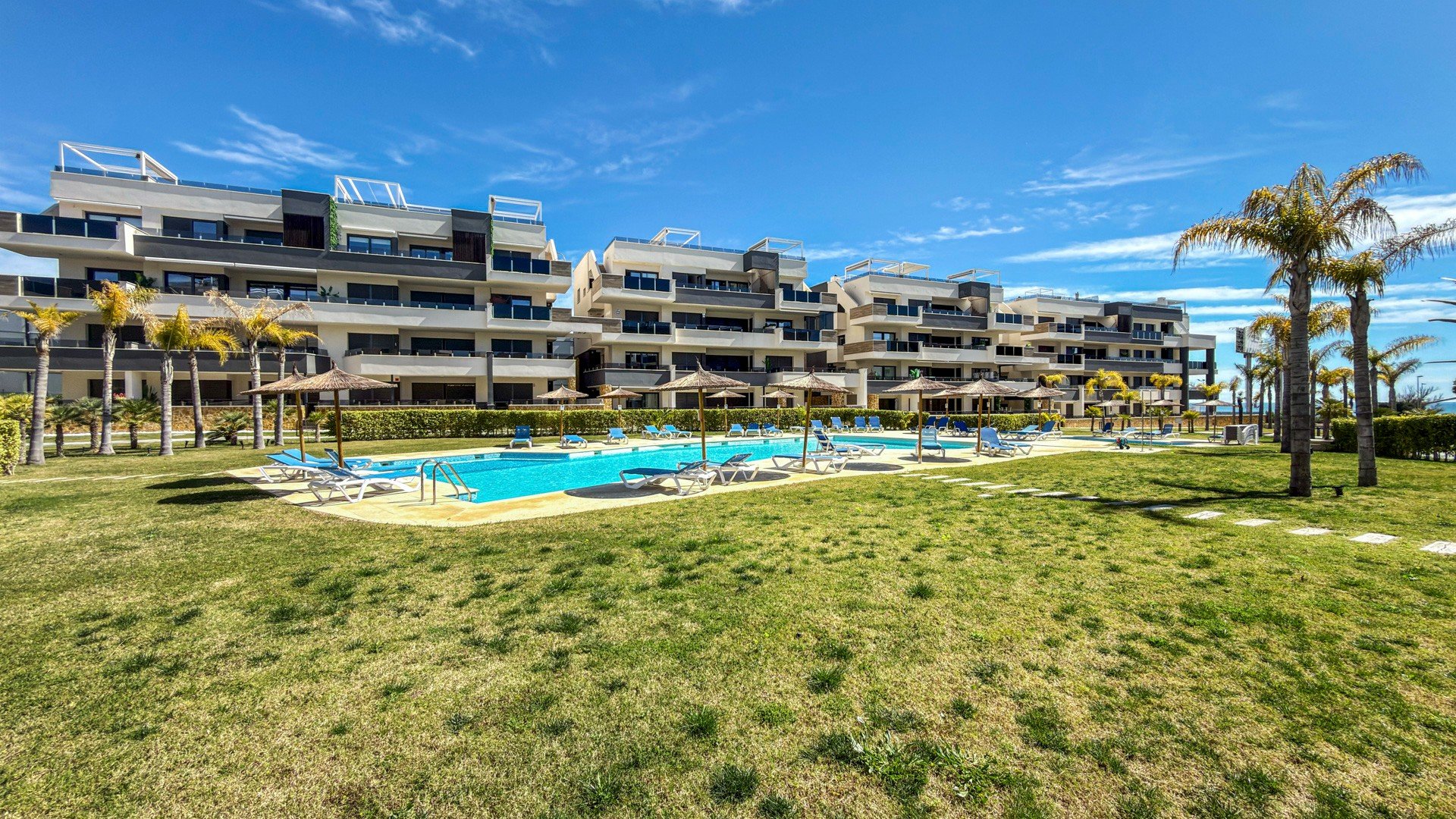 Resale - Apartments -
Orihuela Costa - Playa Flamenca