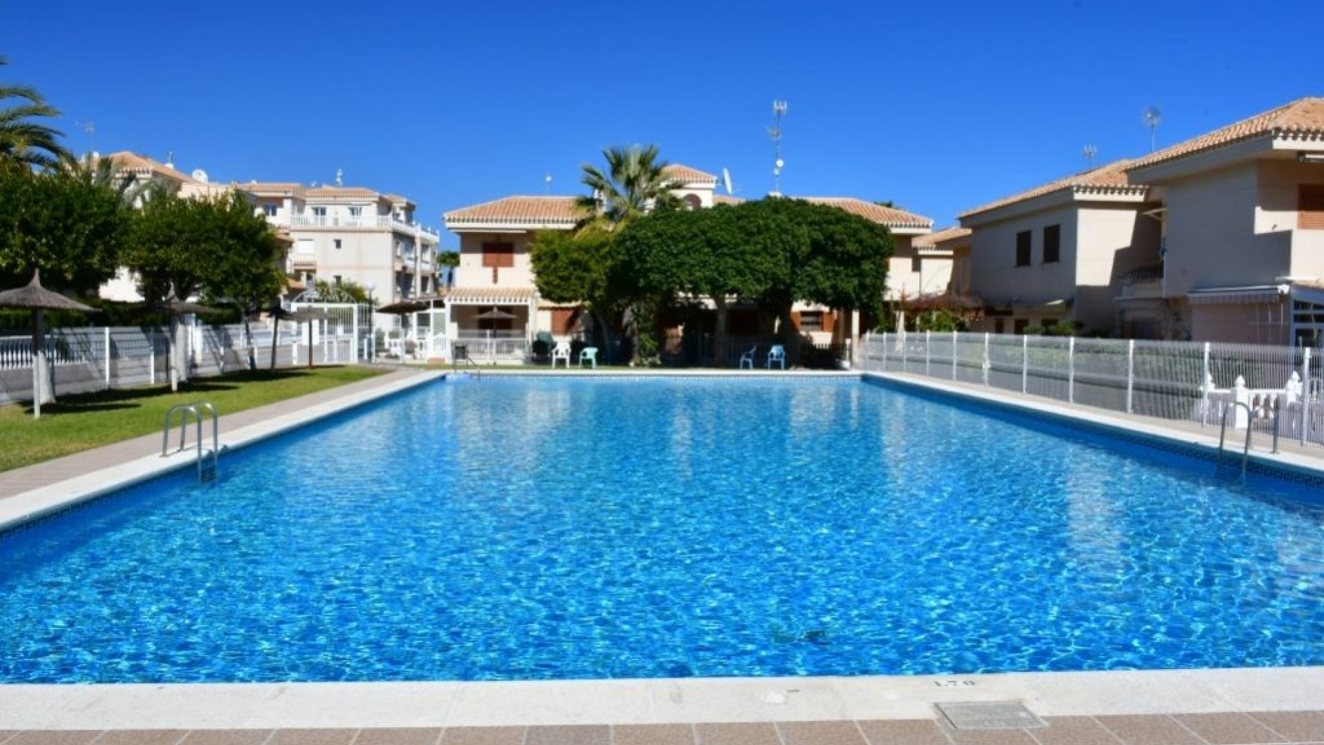 Resale - Apartments -
Orihuela Costa - Playa Flamenca