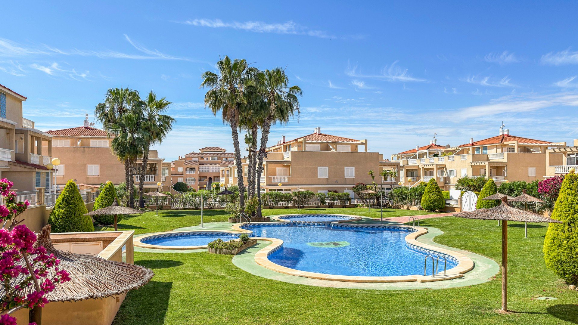 Resale - Apartments -
Orihuela Costa - Playa Flamenca