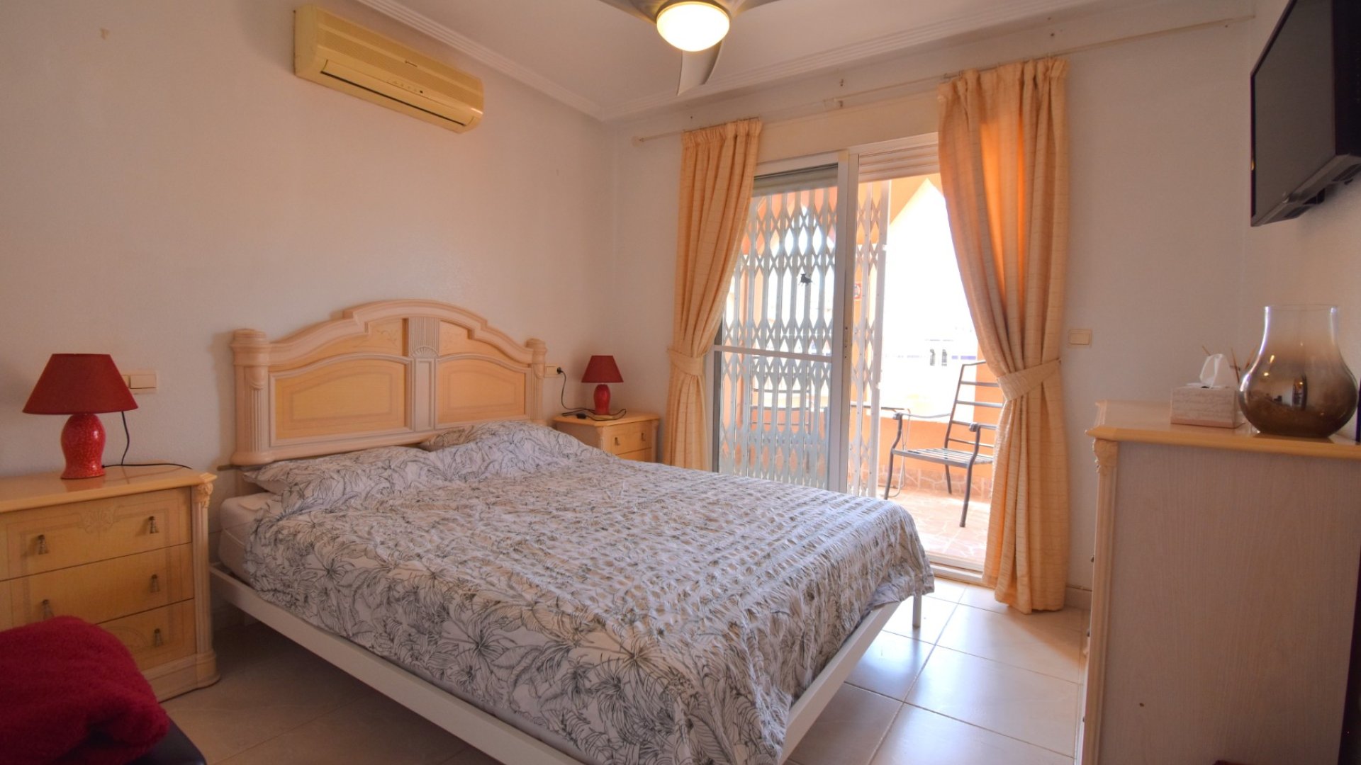 Resale - Apartments -
Orihuela Costa - Playa Flamenca