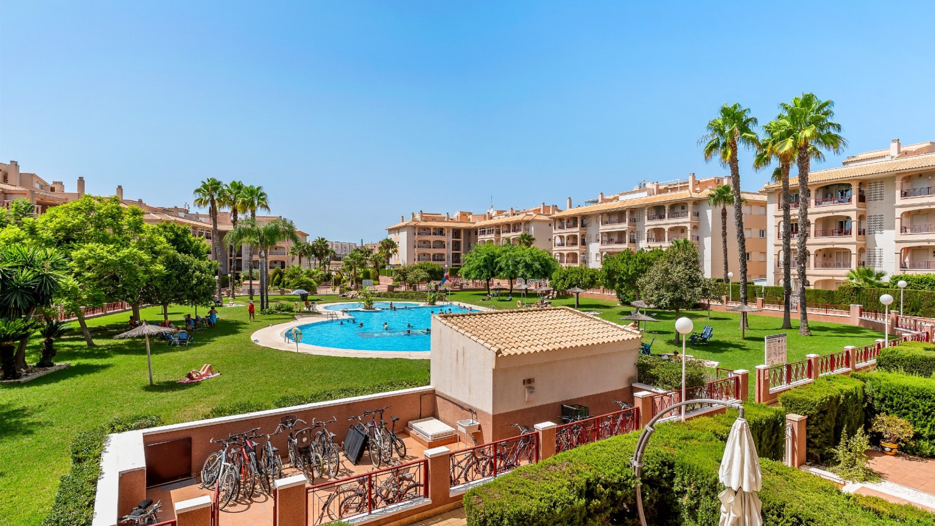 Resale - Apartments -
Orihuela Costa - Playa Flamenca
