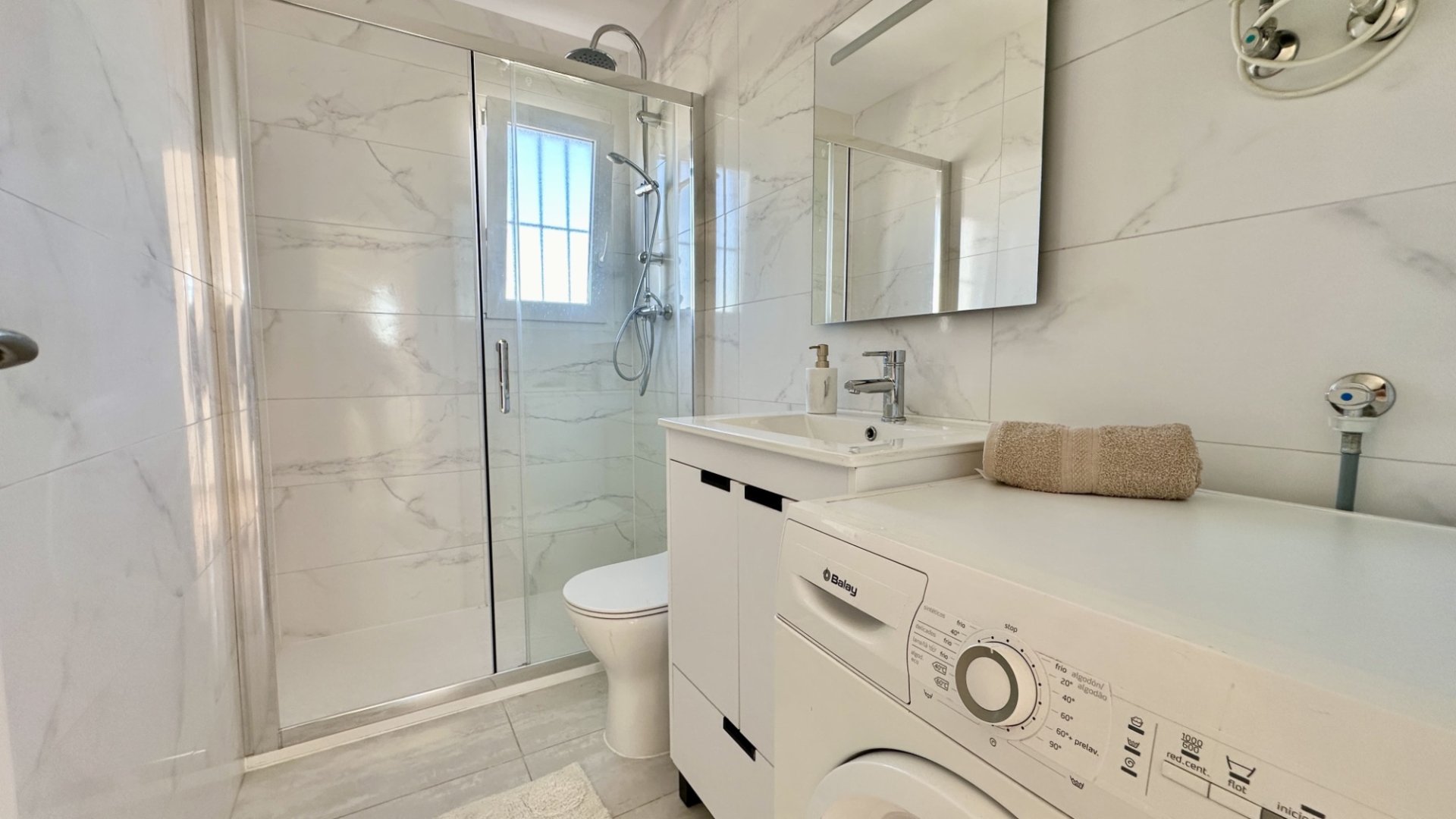 Resale - Apartments -
Orihuela Costa - Punta Prima