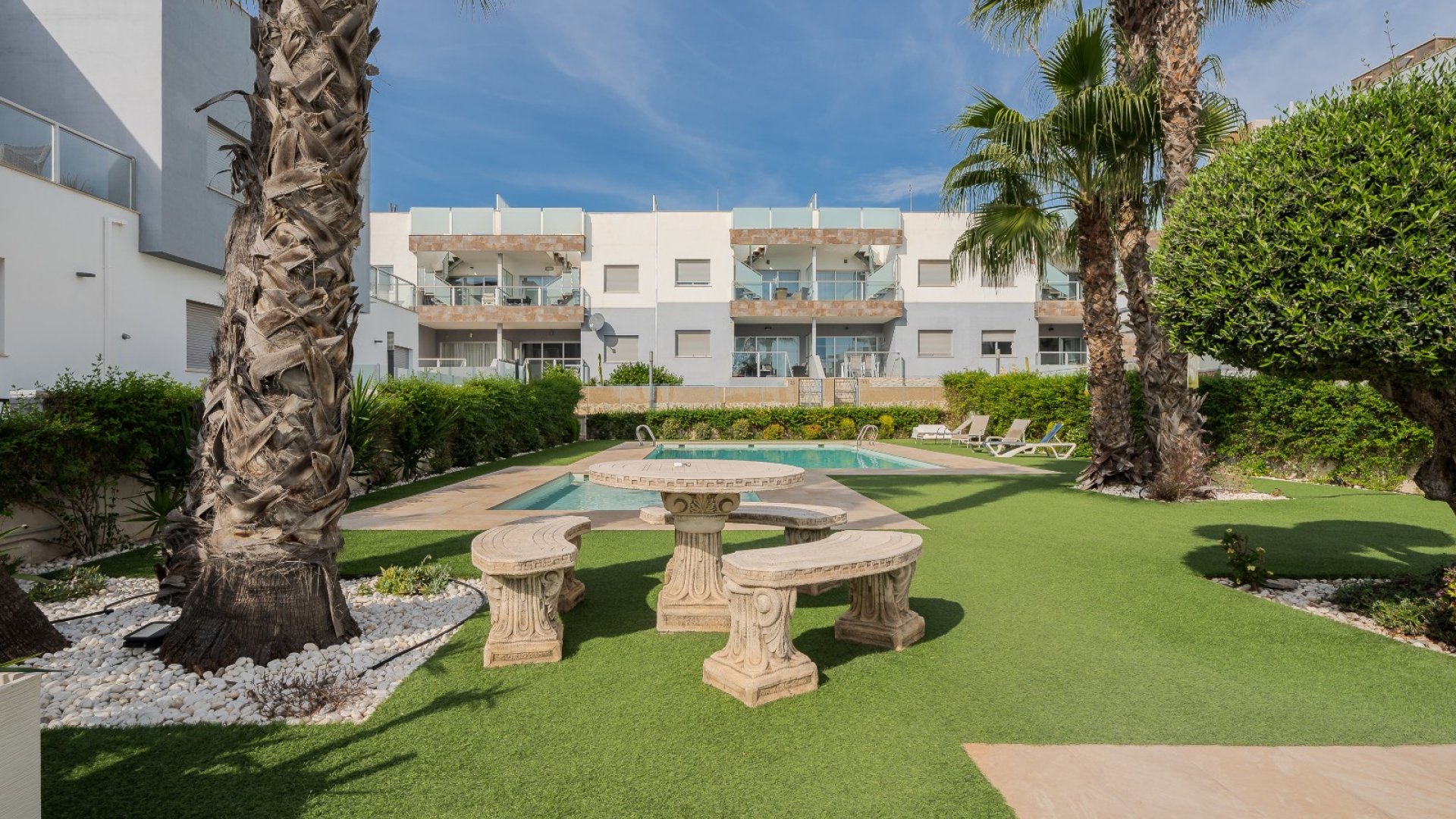 Resale - Apartments -
Orihuela Costa - Punta Prima