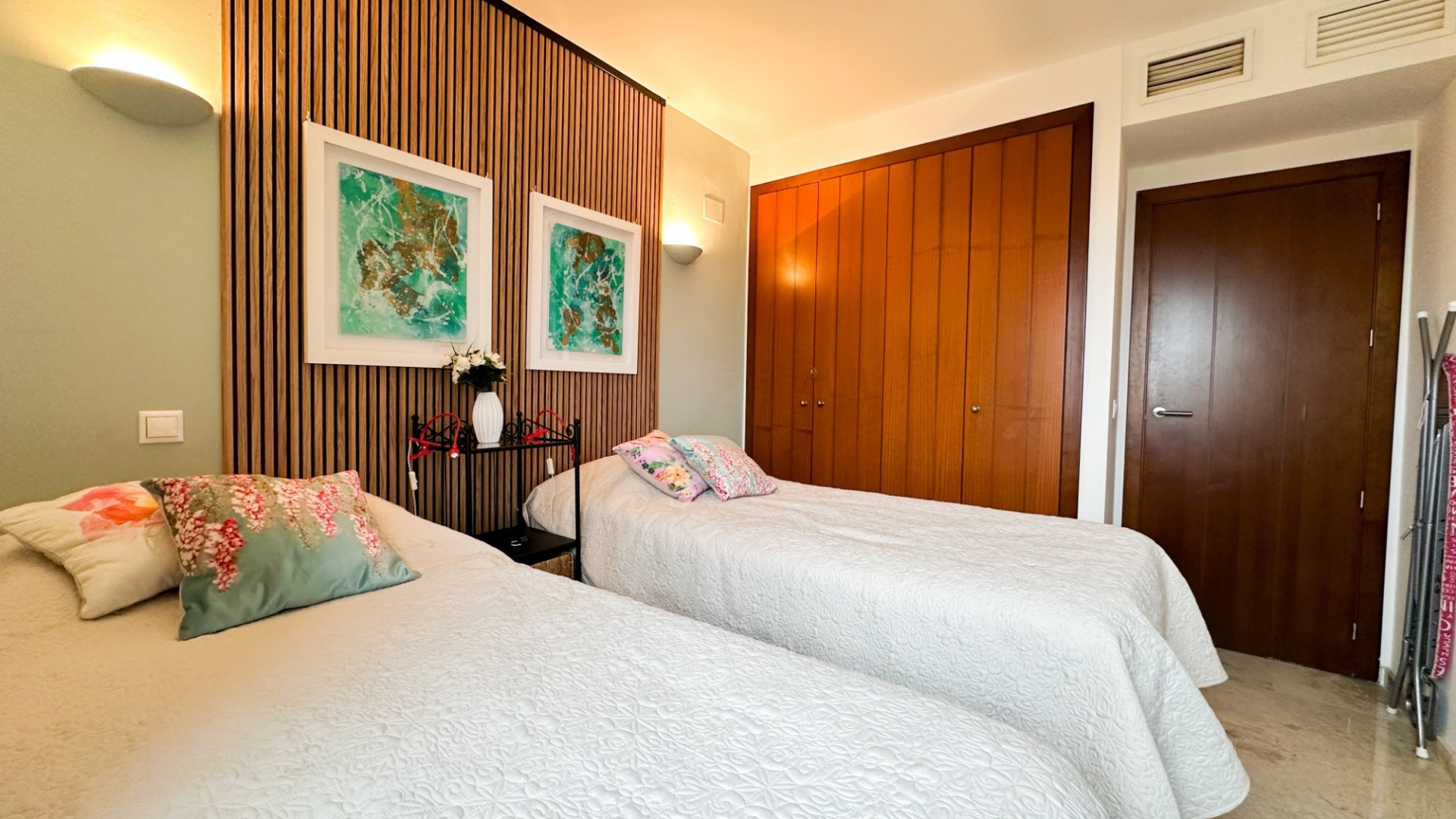 Resale - Apartments -
Orihuela Costa - Punta Prima