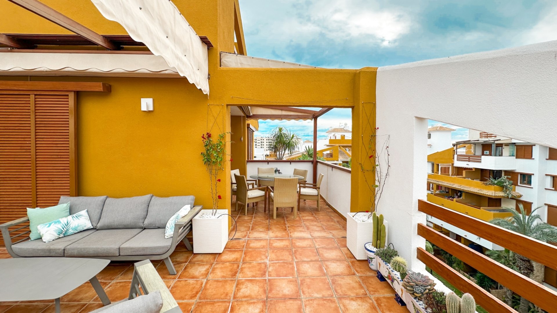 Resale - Apartments -
Orihuela Costa - Punta Prima