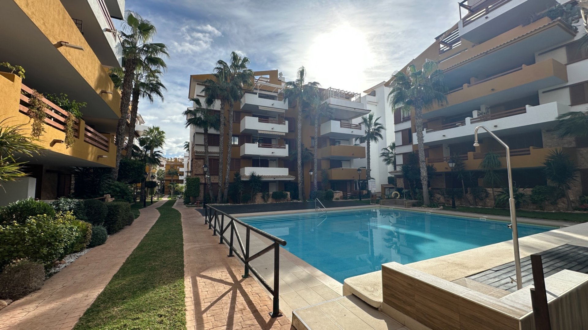 Resale - Apartments -
Orihuela Costa - Punta Prima