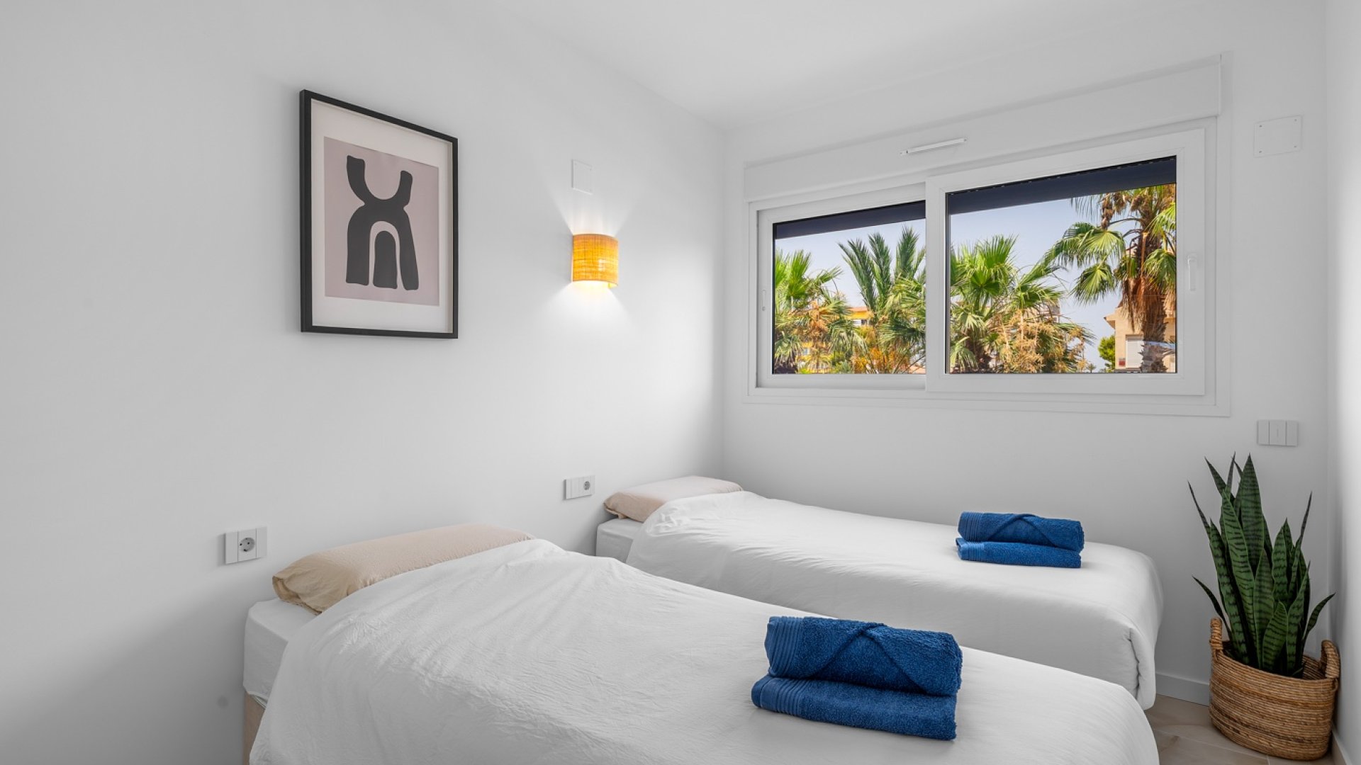 Resale - Apartments -
Orihuela Costa - Punta Prima