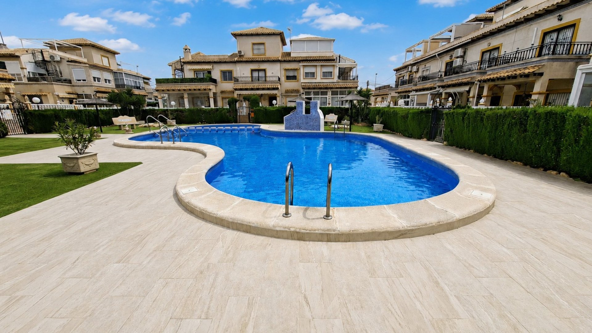 Resale - Apartments -
Orihuela Costa - Punta Prima