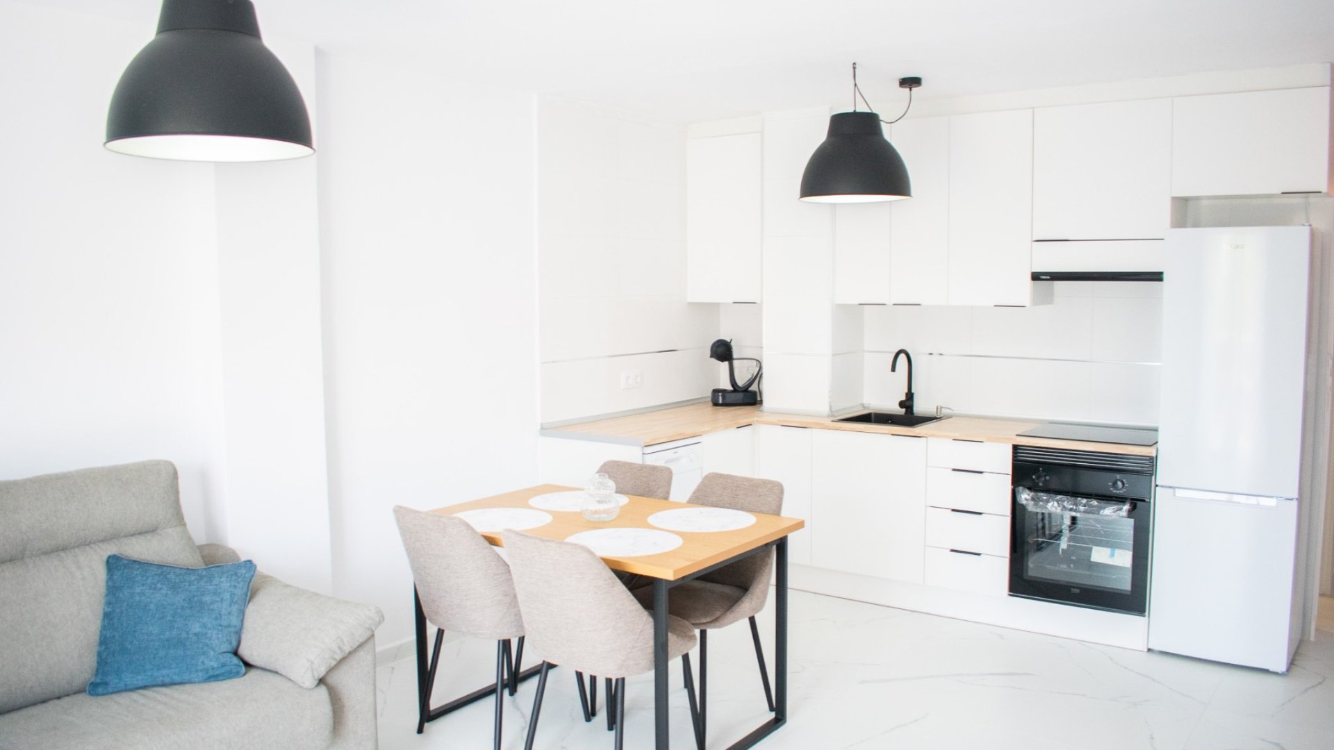 Resale - Apartments -
Orihuela Costa - Punta Prima