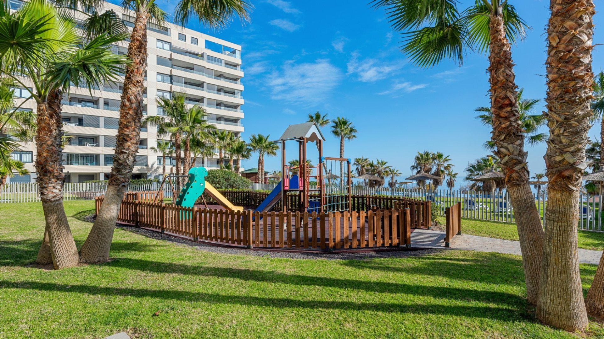 Resale - Apartments -
Orihuela Costa - Punta Prima