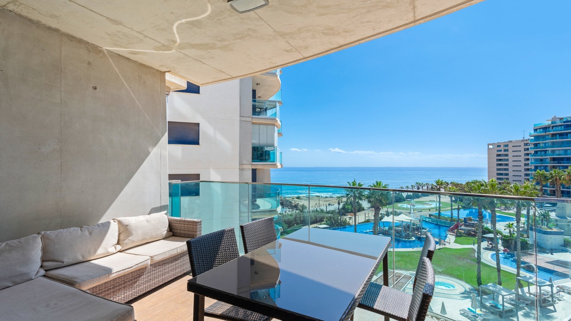 Resale - Apartments -
Orihuela Costa - Punta Prima