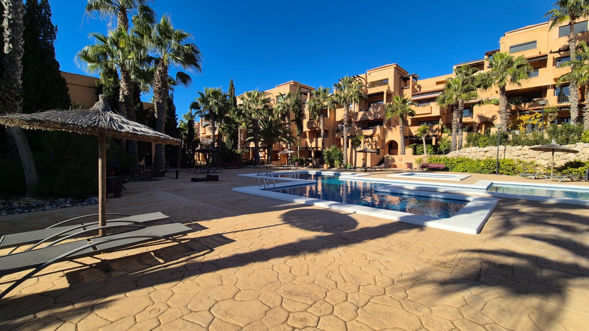 Resale - Apartments -
Orihuela Costa - Villamartín