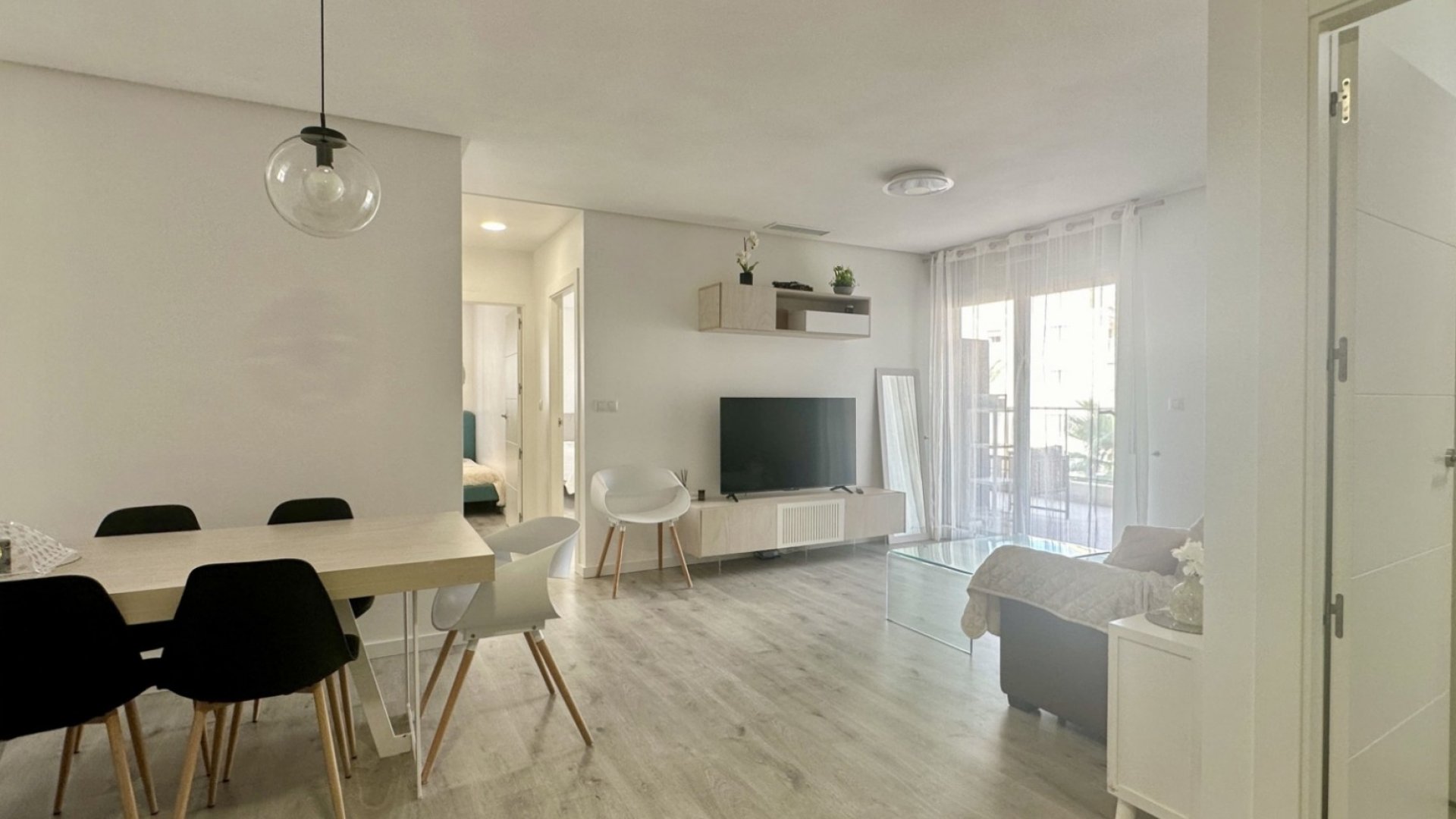 Resale - Apartments -
Orihuela Costa - Villamartín