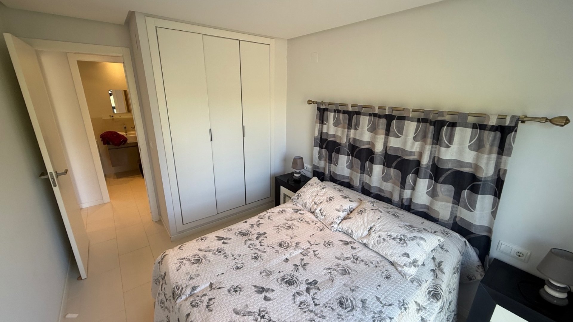 Resale - Apartments -
Orihuela Costa - Villamartín