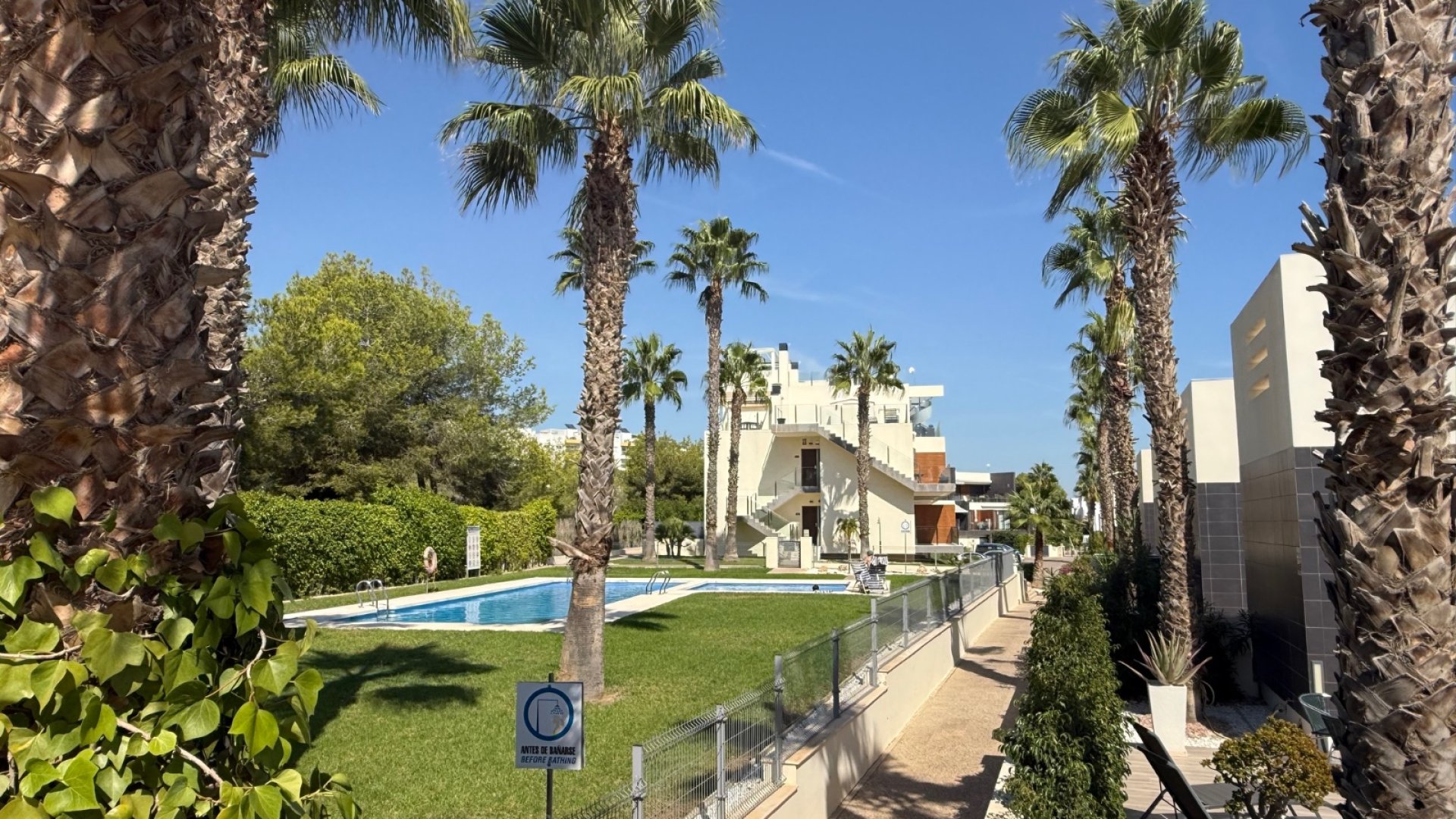 Resale - Apartments -
Orihuela Costa - Villamartín