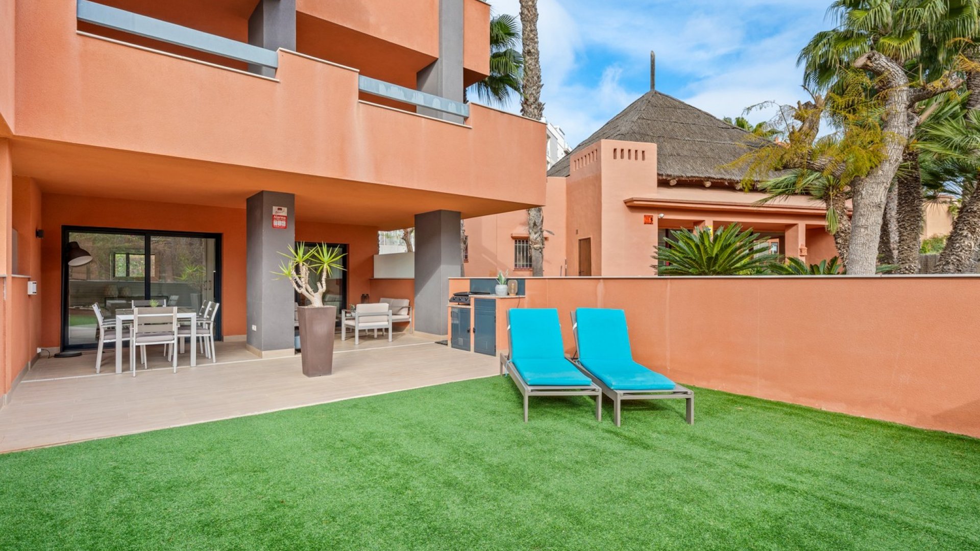 Resale - Apartments -
Orihuela Costa - Villamartín