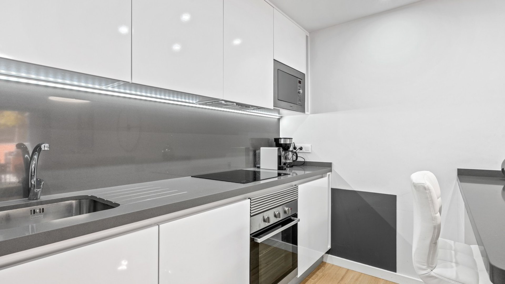 Resale - Apartments -
Orihuela Costa - Villamartín
