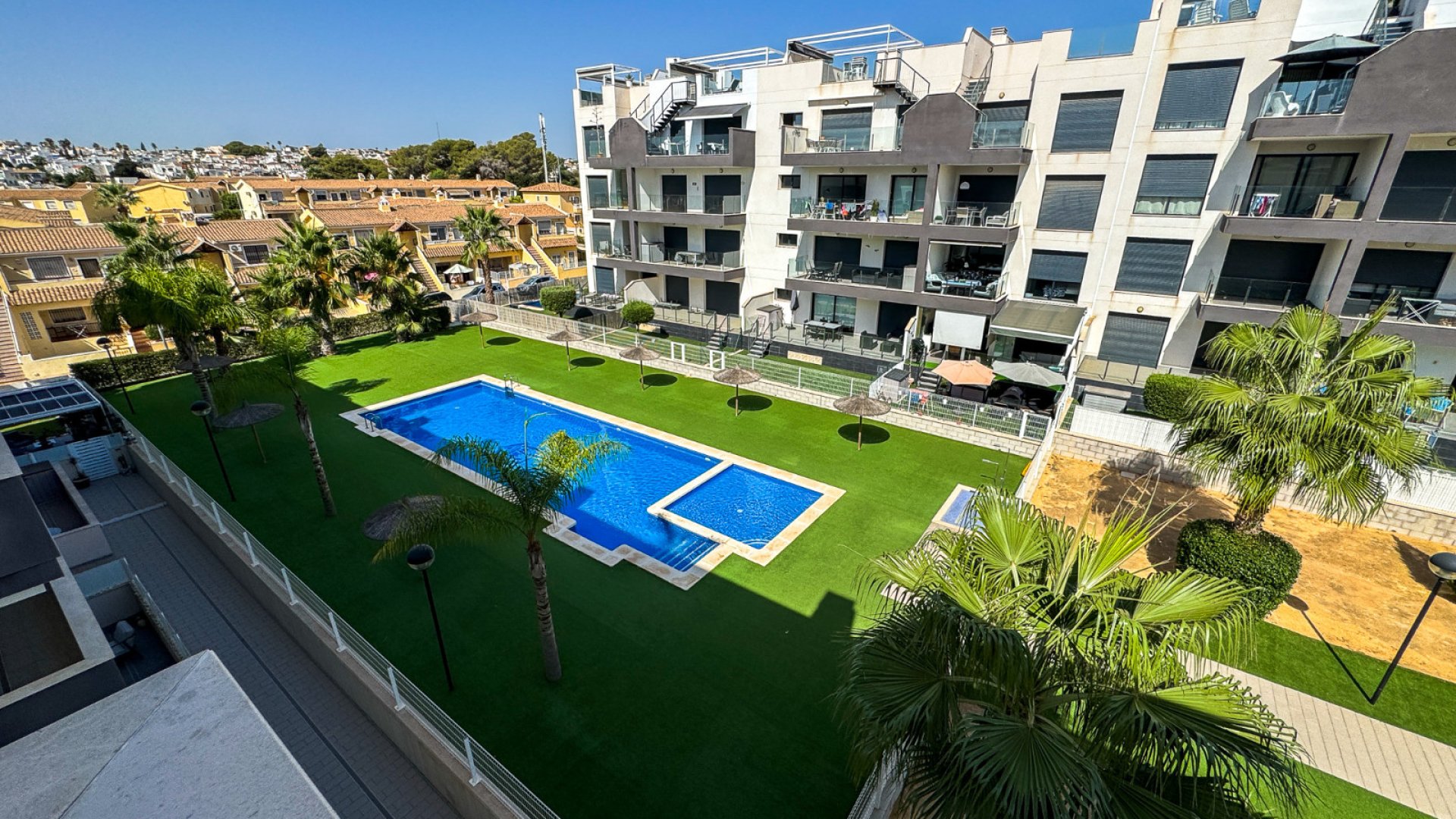 Resale - Apartments -
Orihuela Costa - Villamartín