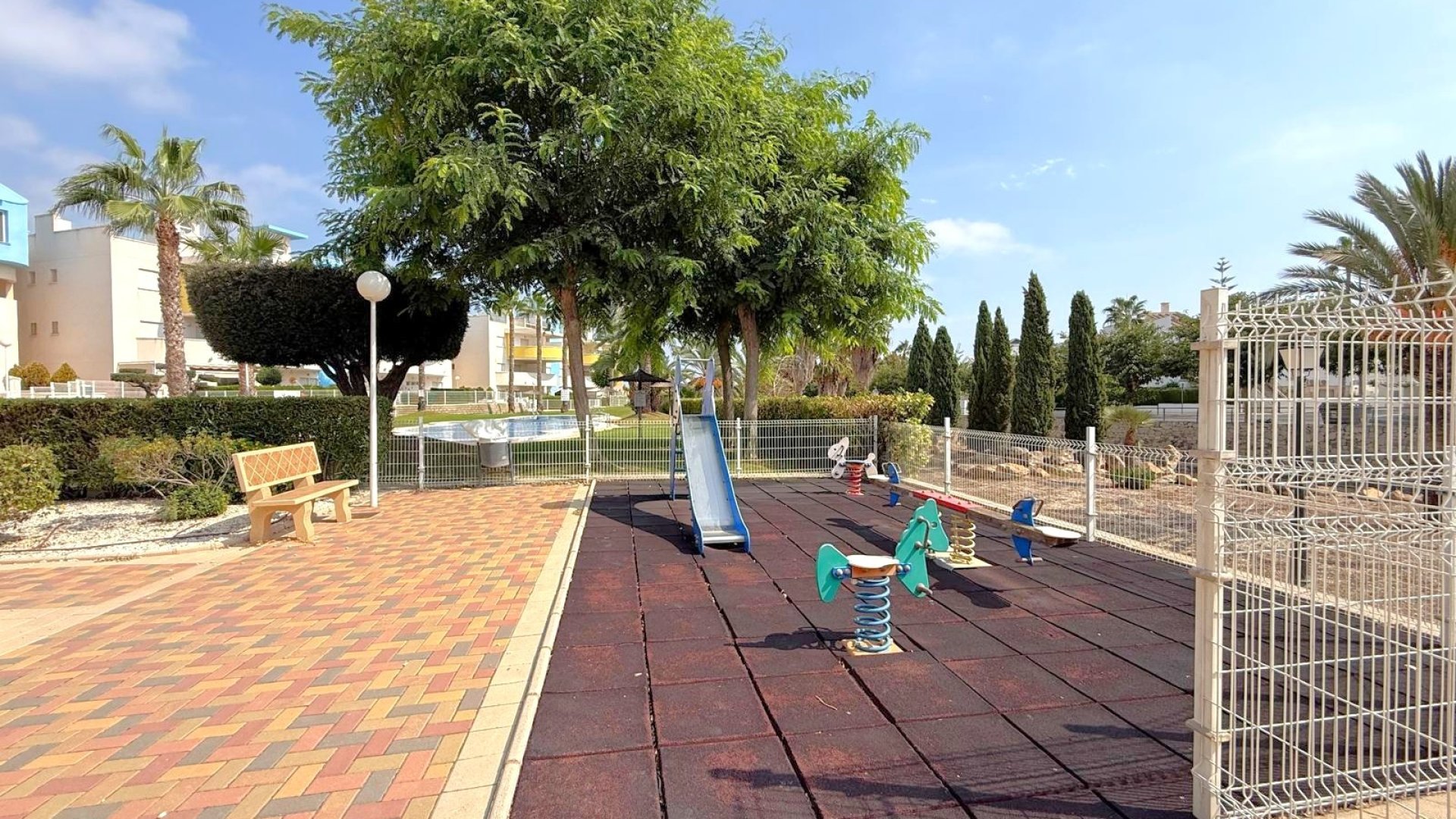 Resale - Apartments -
Orihuela Costa - Villamartín