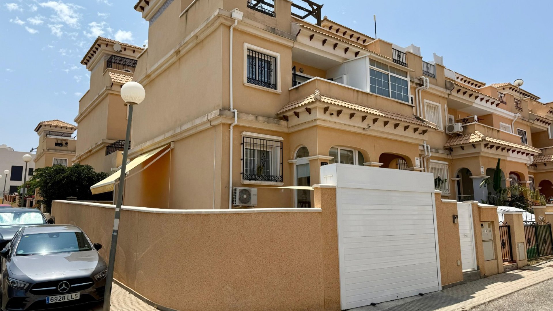 Resale - Apartments -
Orihuela Costa - Villamartín