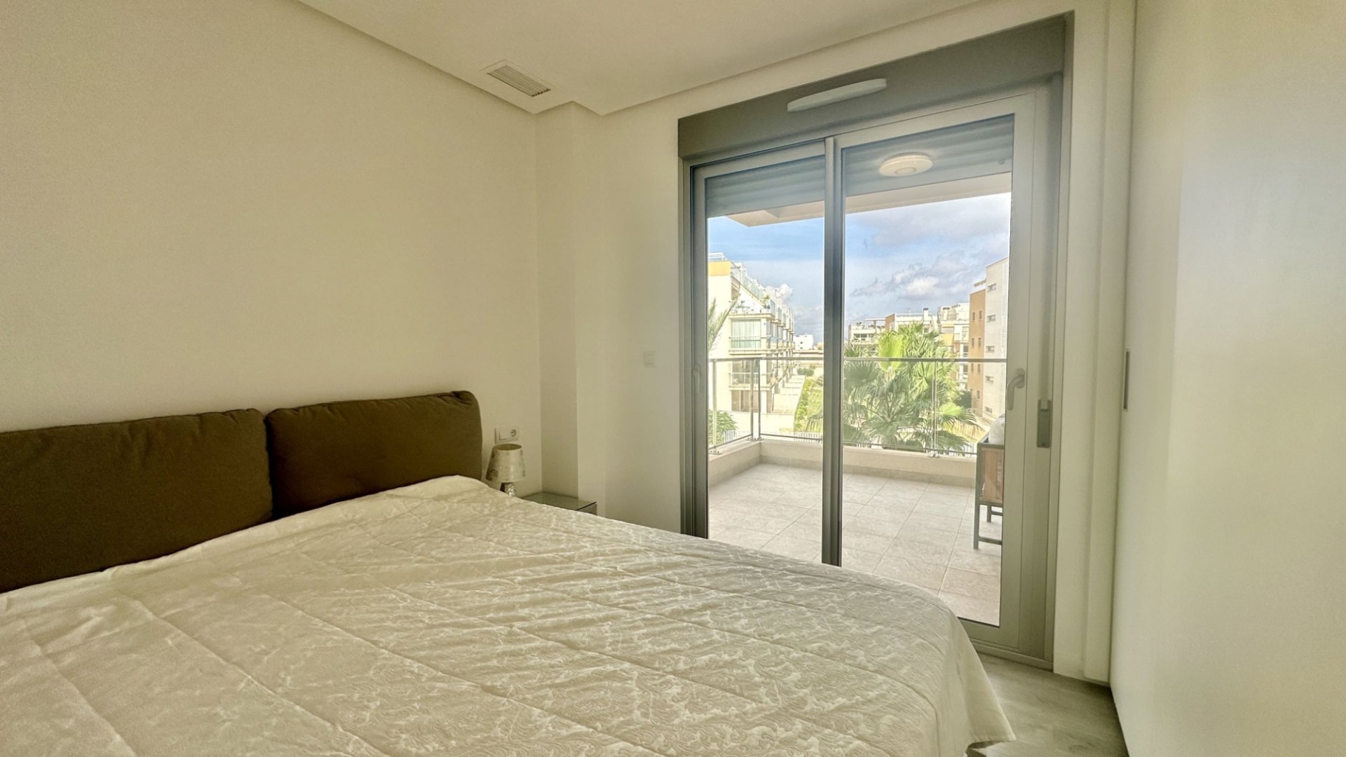 Resale - Apartments -
Orihuela Costa - Villamartín