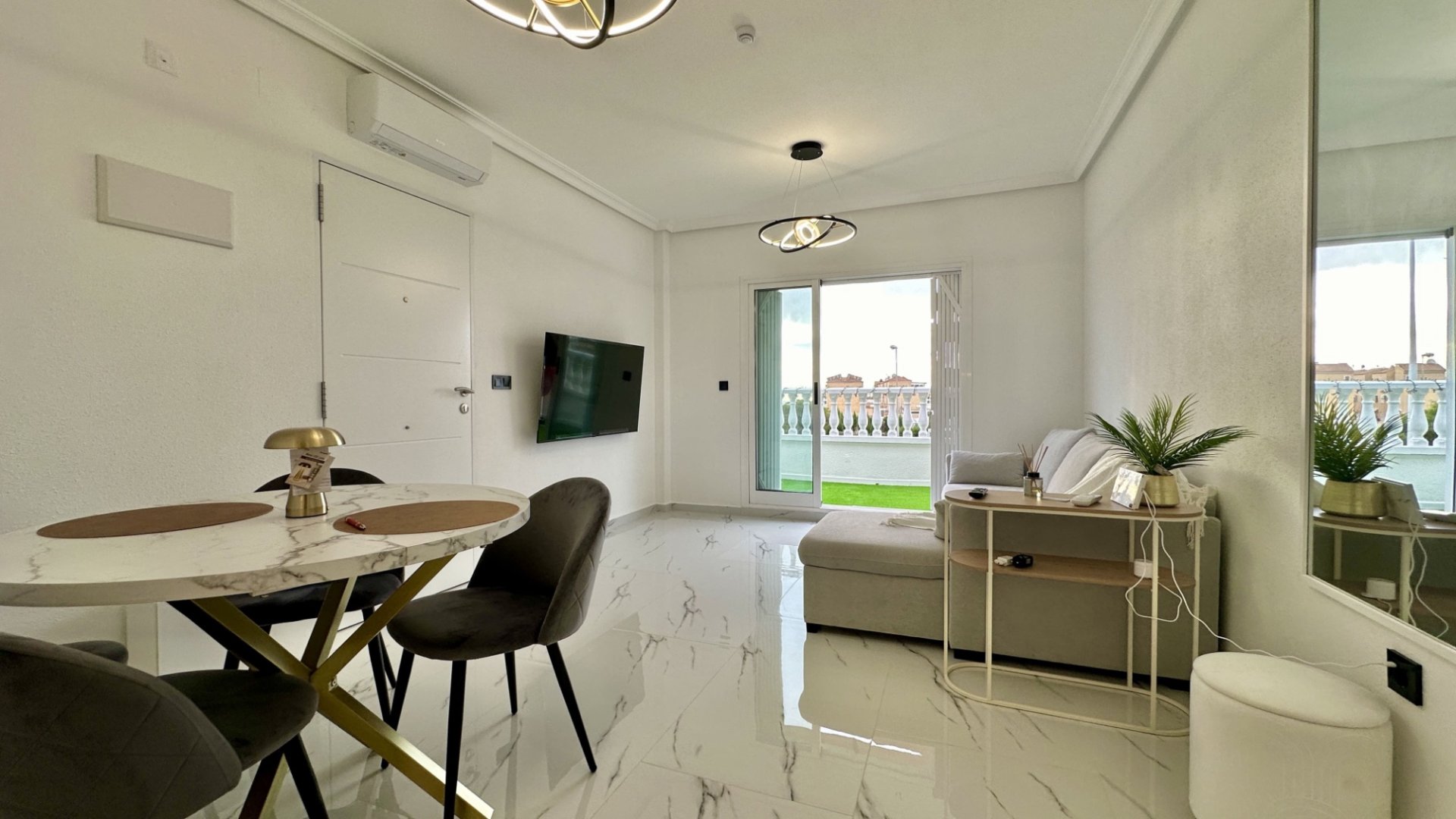 Resale - Apartments -
Orihuela Costa - Zeniamar