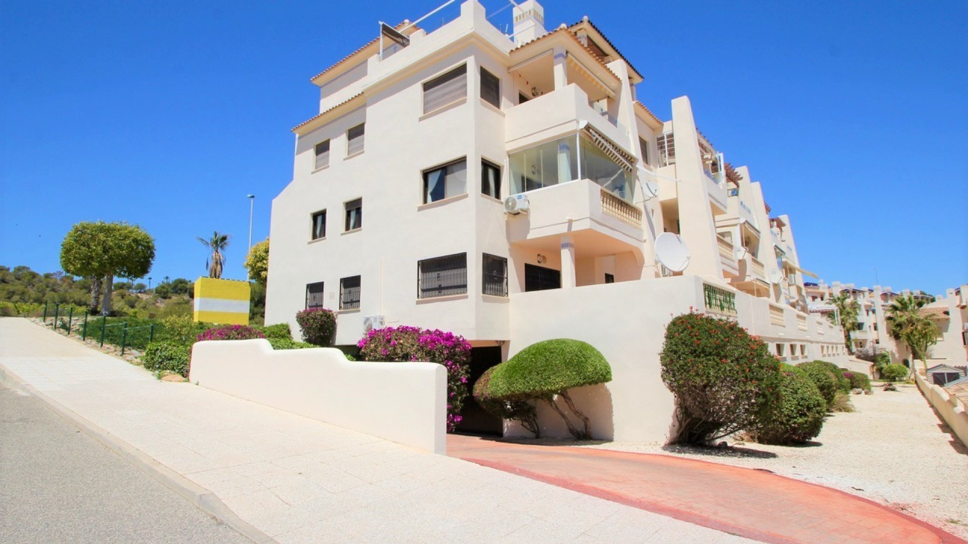 Resale - Apartments -
Orihuela Costa