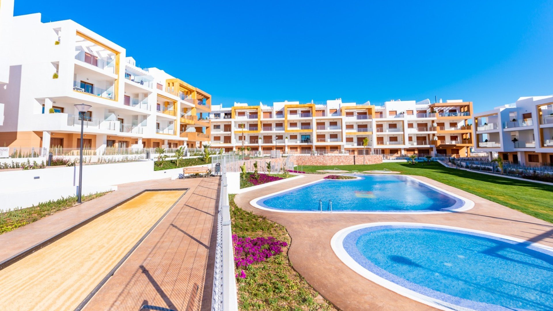 Resale - Apartments -
Orihuela Costa