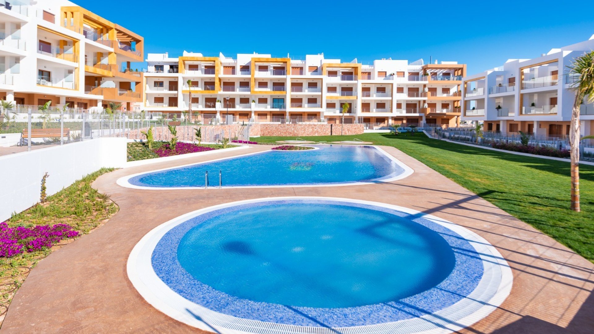Resale - Apartments -
Orihuela Costa