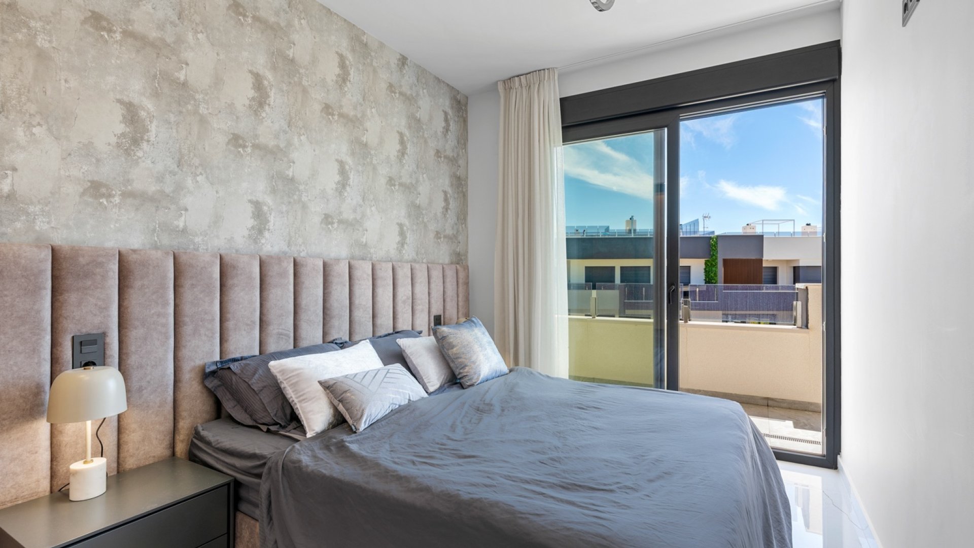Resale - Apartments -
Orihuela Costa