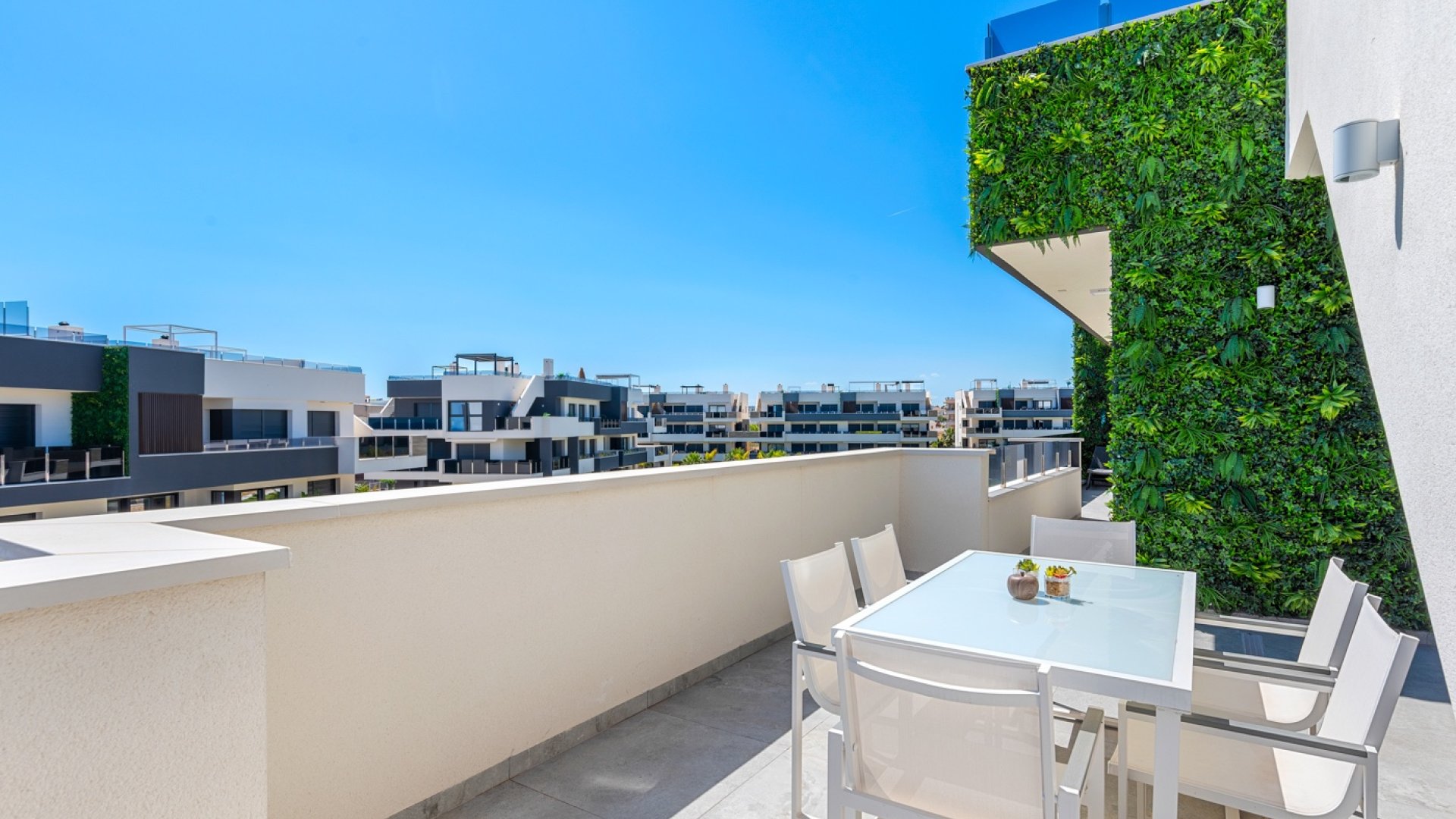 Resale - Apartments -
Orihuela Costa