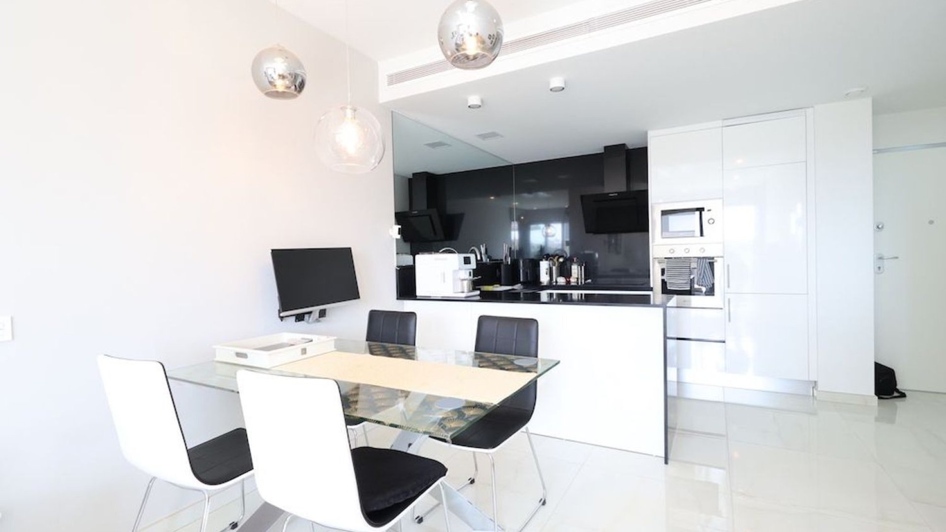 Resale - Apartments -
Orihuela Costa