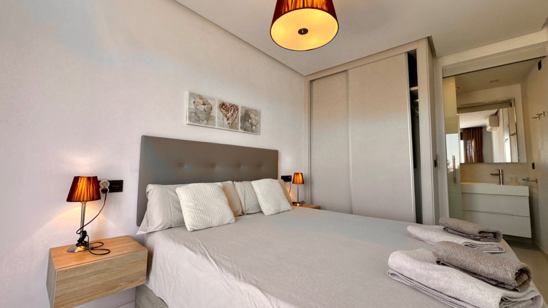 Resale - Apartments -
Pilar de la Horadada - Mil Palmeras