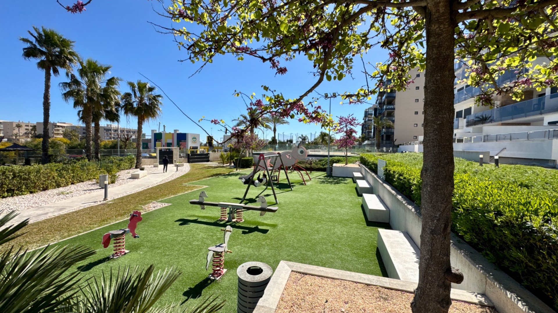 Resale - Apartments -
Pilar de la Horadada - Mil Palmeras