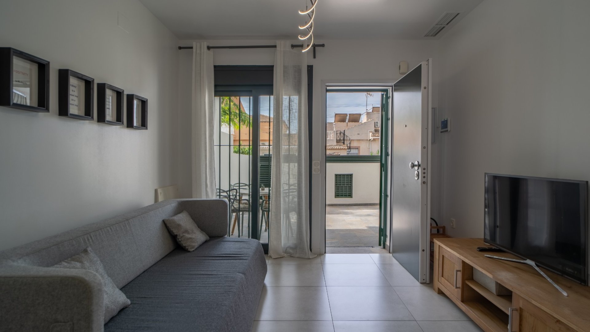Resale - Apartments -
Pilar de la Horadada - Mil Palmeras