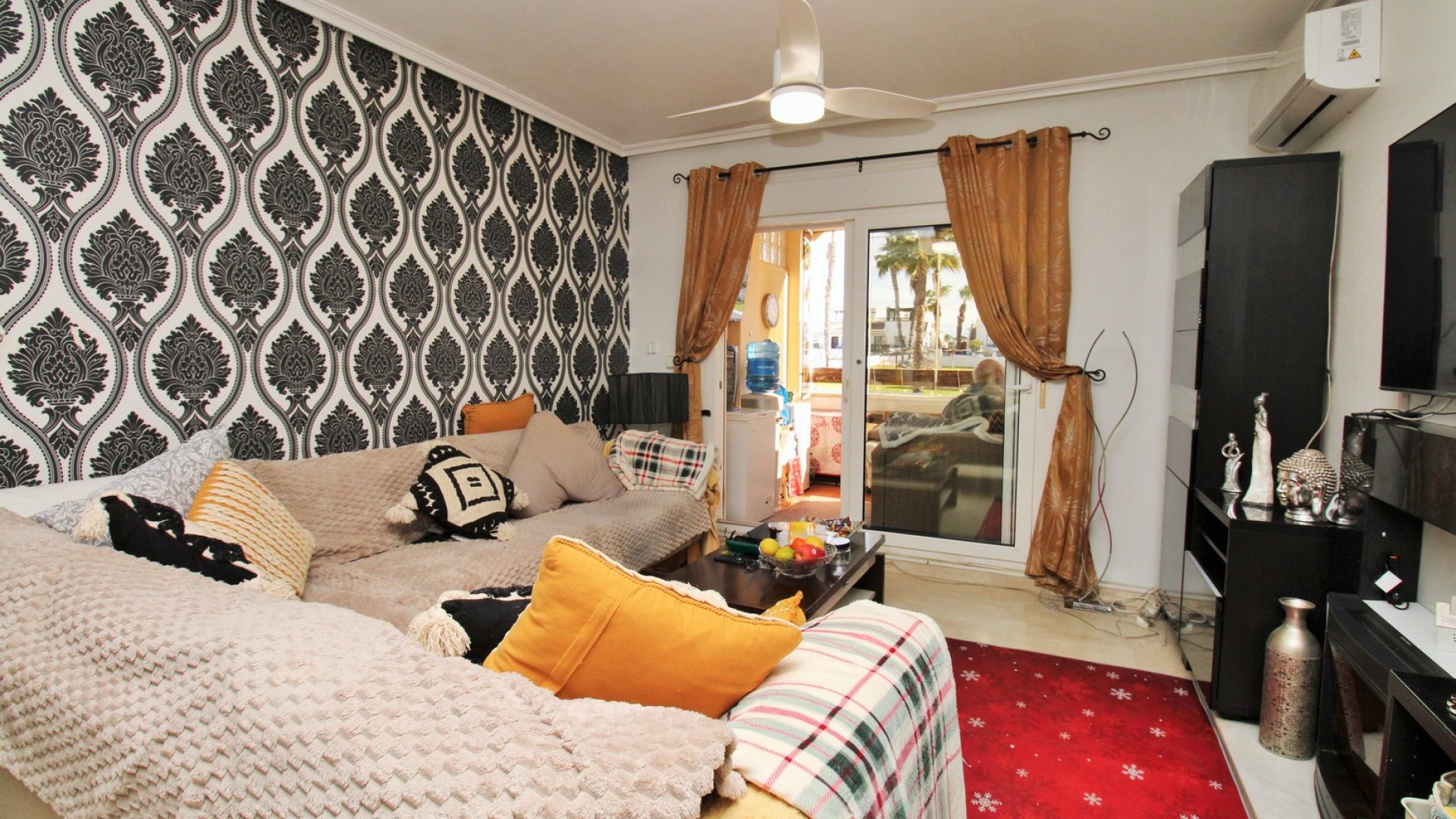 Resale - Apartments -
Playa Flamenca