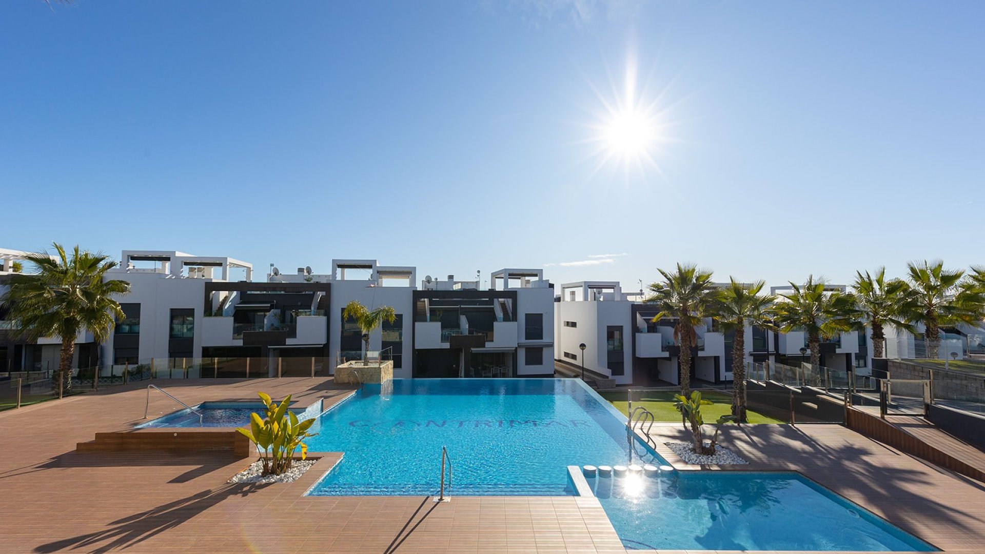 Resale - Apartments -
Punta Prima